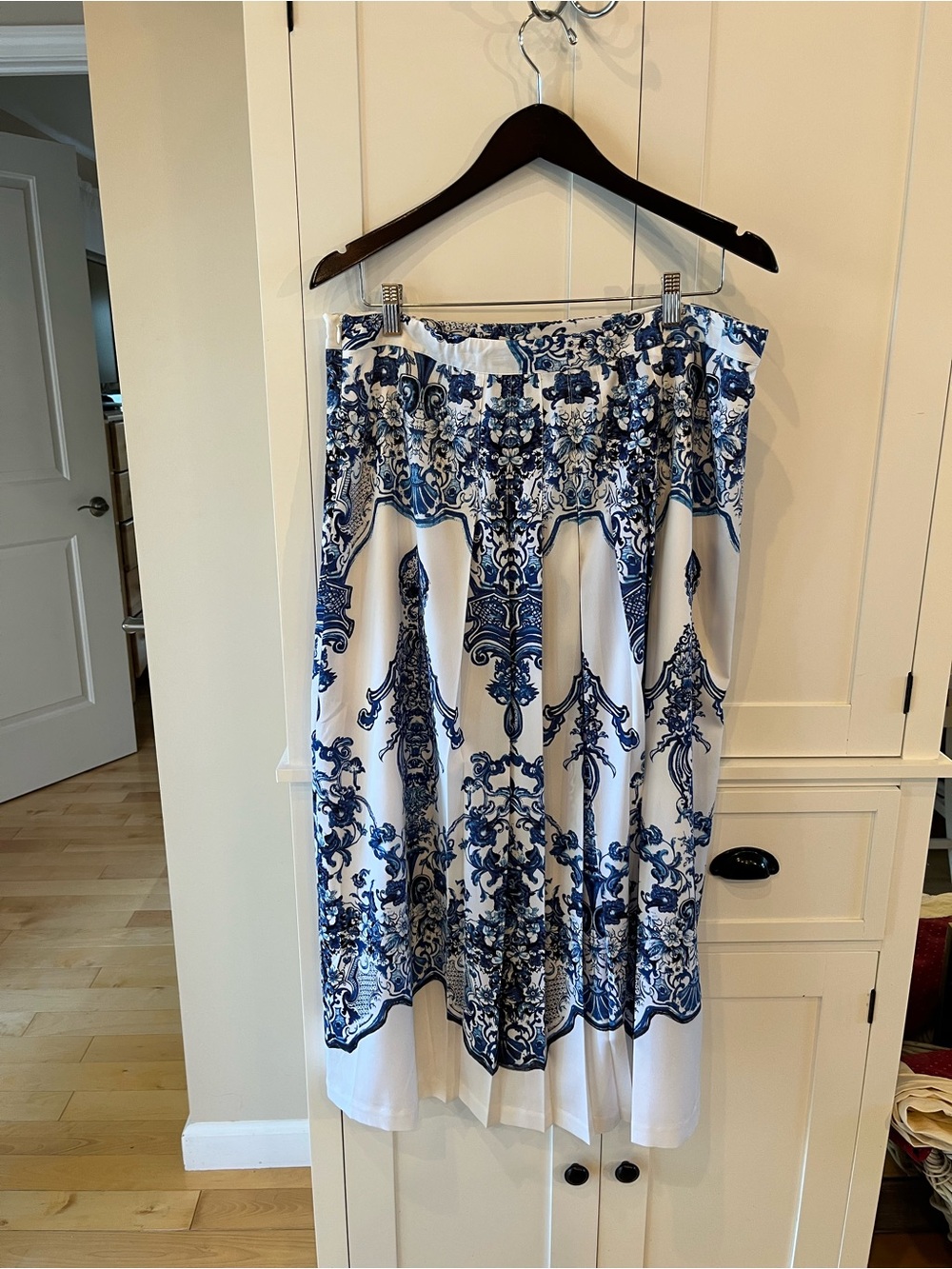 Soft surroundings blue and white skirt. Petite Large
